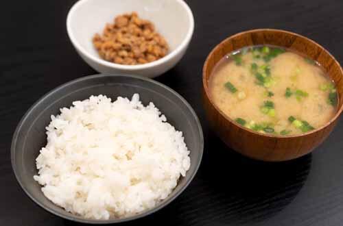 発酵_挿入画像4_ご飯や味噌汁、納豆の画像.jpg